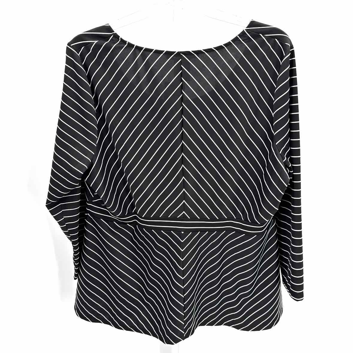 American Rag Black/White Women Size 3X Womens Ls button/blouse