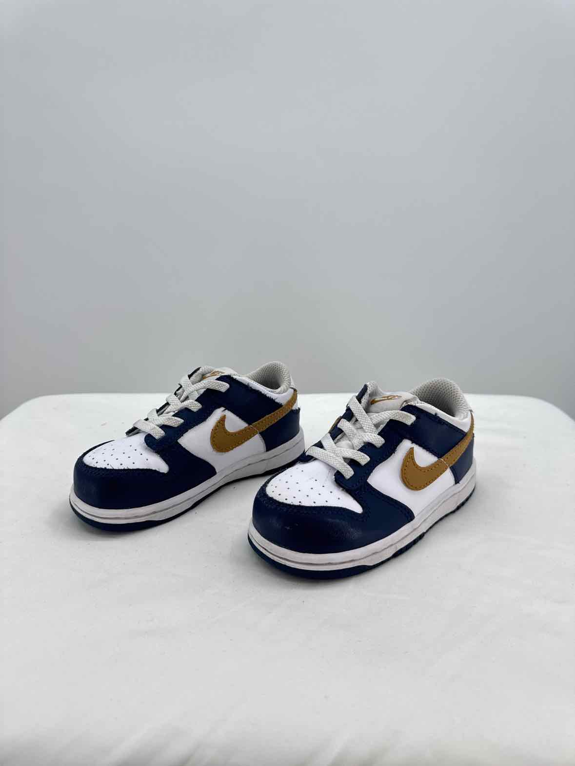 Nike Navy/White Child Size 8 Boys Shoes