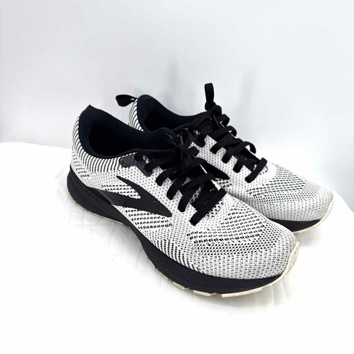 Brooks Blk/White Women Size 8.5 Womens Sneakers