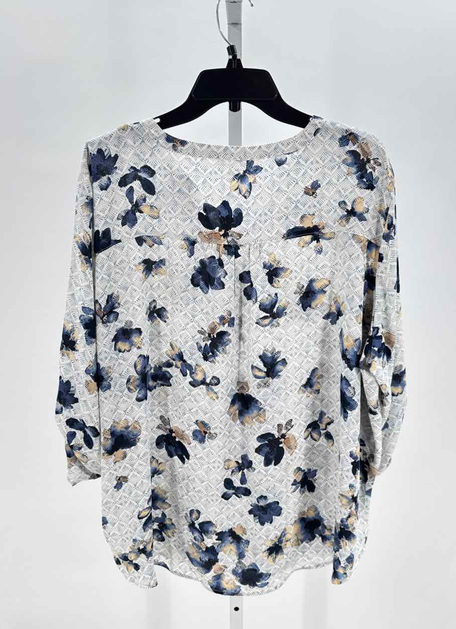 Maurices Blue Women Size 2X Womens 3/4 button/blouse