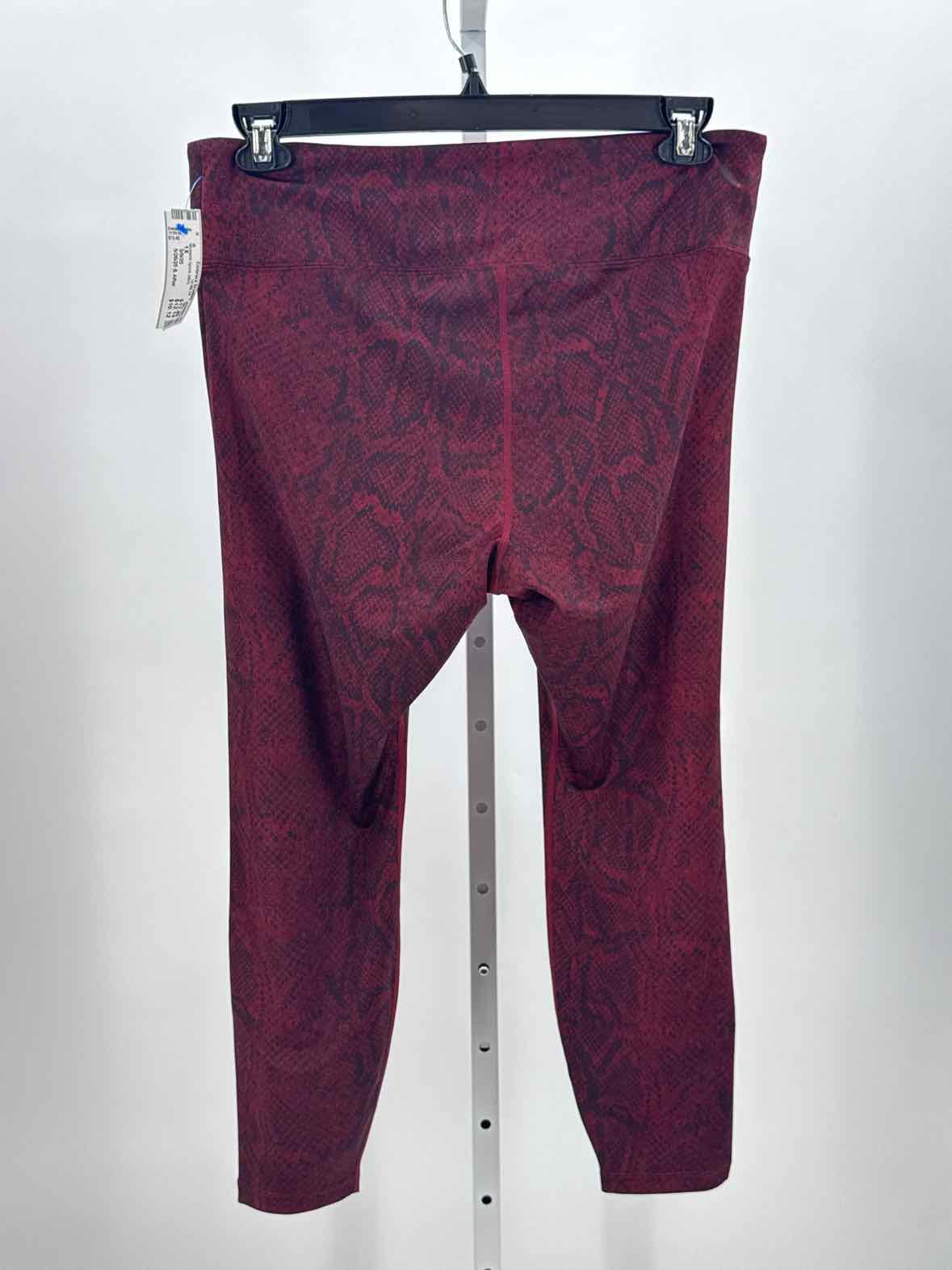 Nike Red Women Size 1X Womens Sports Bttms