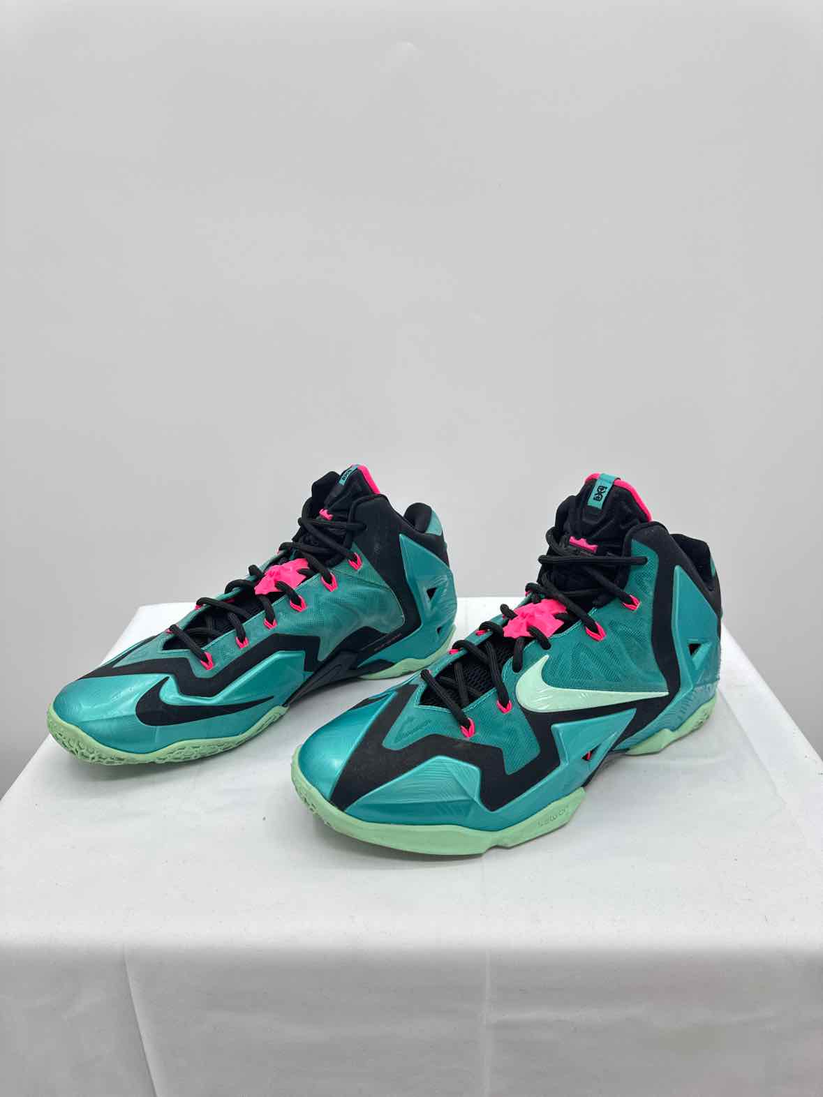 Nike Teal Mens Size 9.5 Mens Sneakers